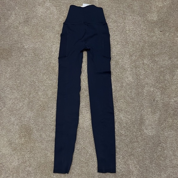 NWT Fabletics Leggings - Picture 2 of 6